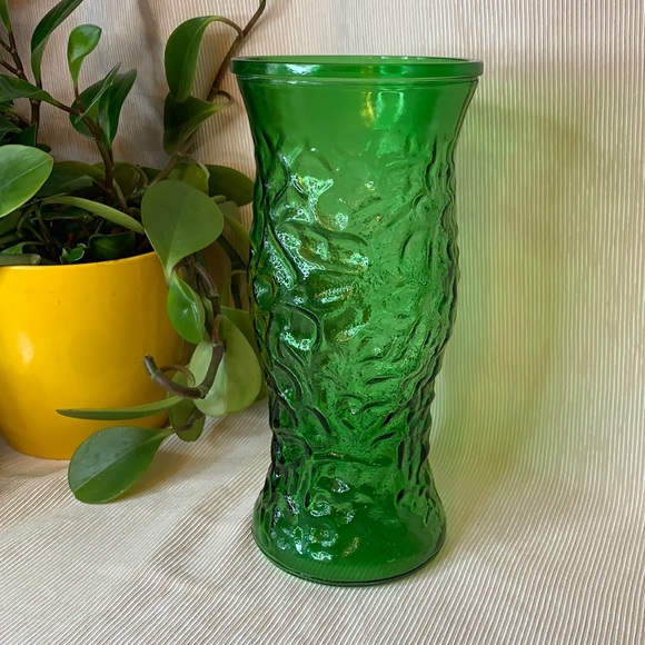 hoosier glass Other - Beautiful vintage mid century green crinkle HOOSIER GLASS vase